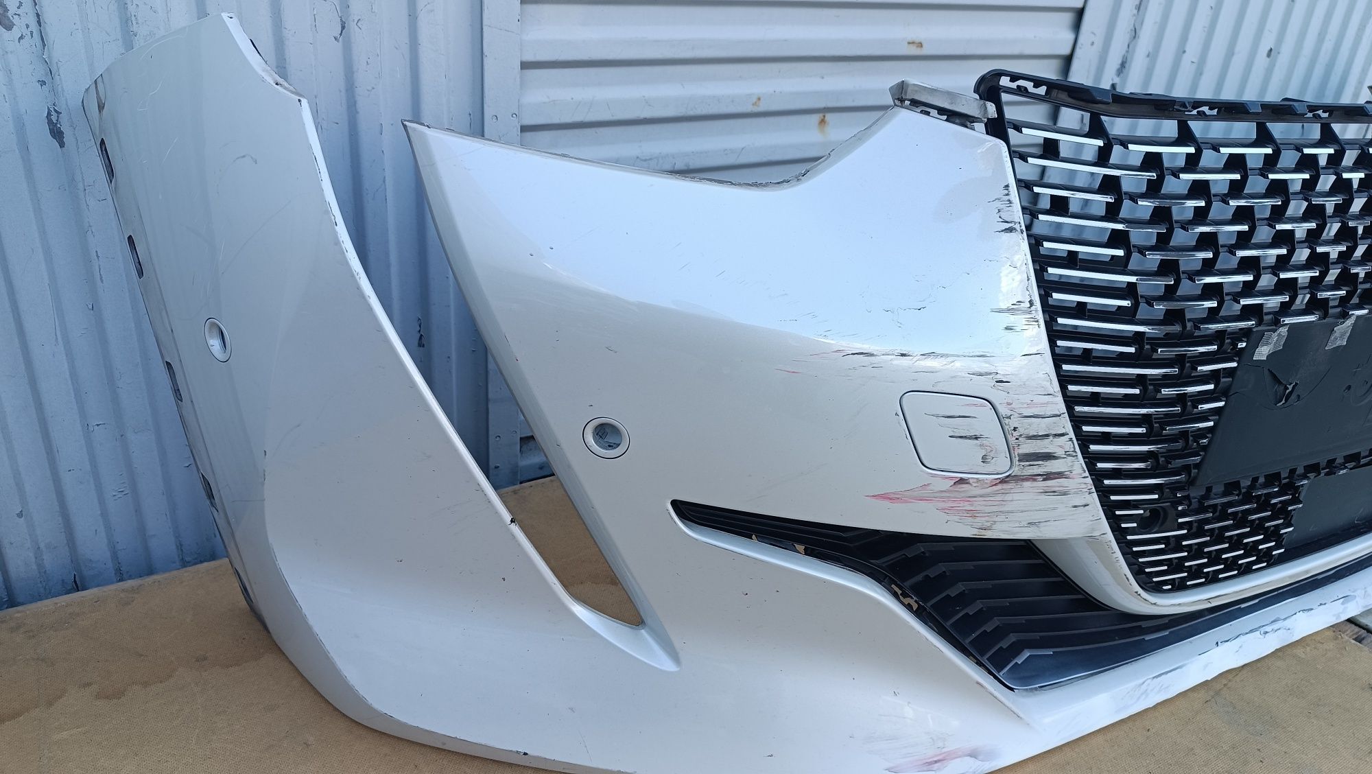 Vendo parachoque de frente Peugeot 208 ano 2019