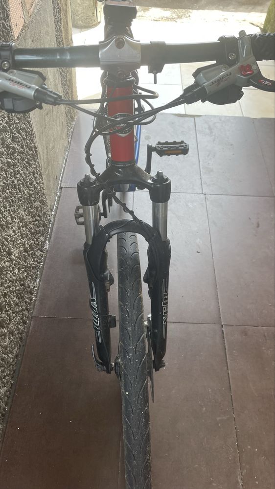 Bicicleta de estrada BH