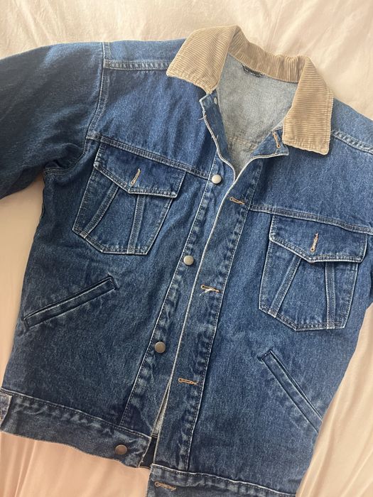 Жіноча подовжена джинсова курточка на розмір хс