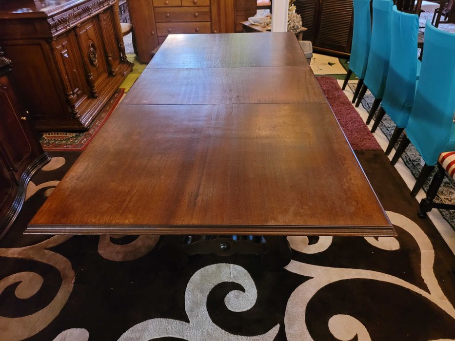 Mesa de sala em madeira - Extensível - muito bom estado geral
