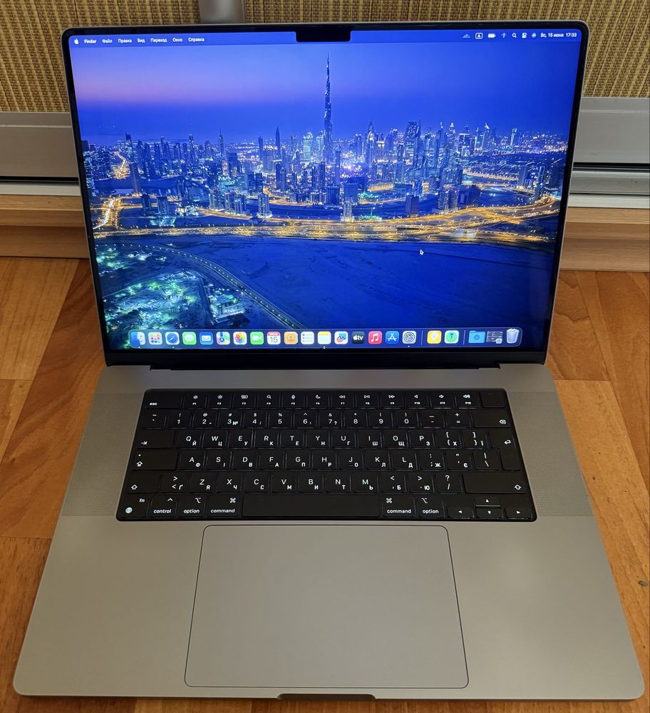 Macbook Pro a2485 M1