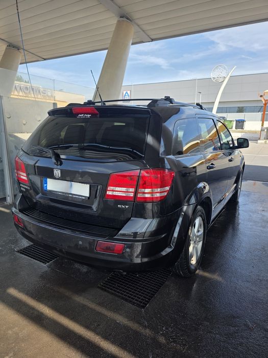Dodge Journey em bom estado