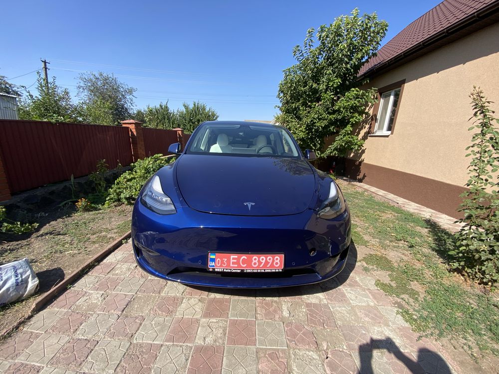 Model Y 2021.