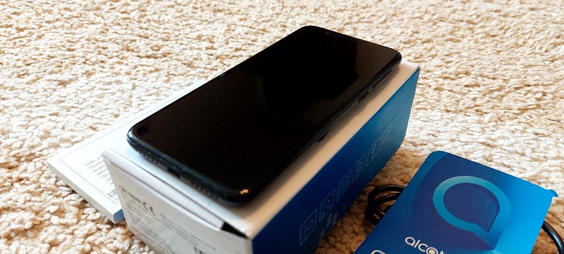 Telefon Alcatel 3L, stan wizualny super! Czasem nie wykrywa karty SIM