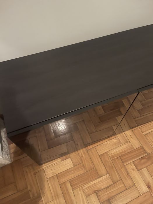 Vendo movel ikea preto com portas brilhante