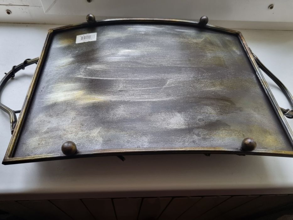 Поднос металлический  декоративный.