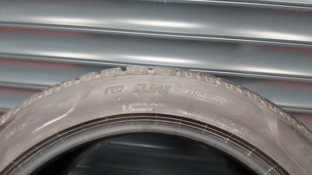 Opona Pirelli P Zero Winter  255 45 R19 T0