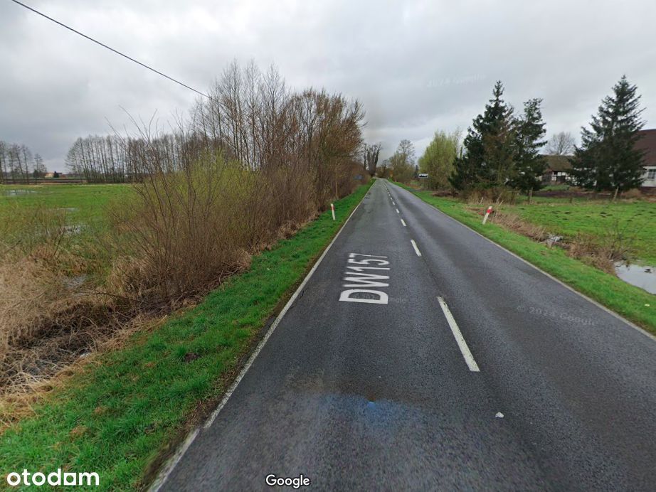 Działka budowlana przy drodze asfaltowej