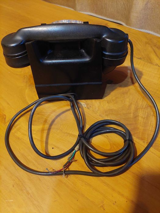 Telefone fixo de final dos anos 50 sec. 20. Baquelite preto. AEP 332