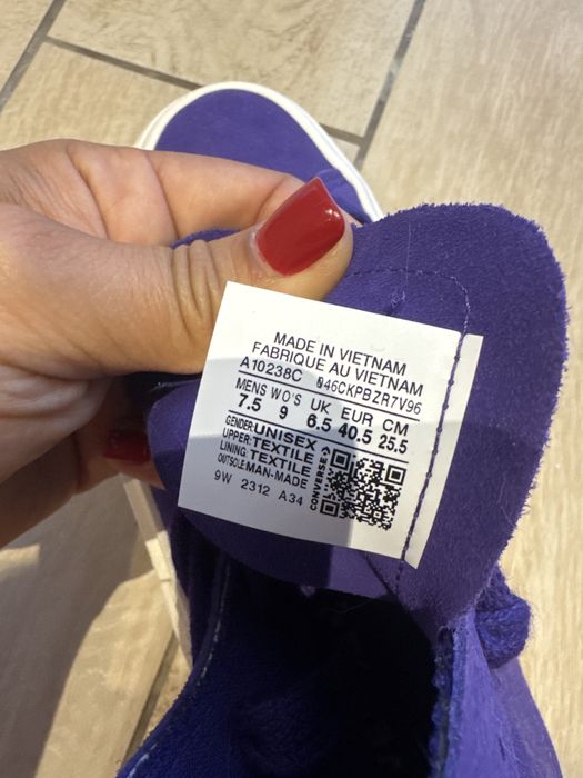 Converse novas, usadas apenas uma vez