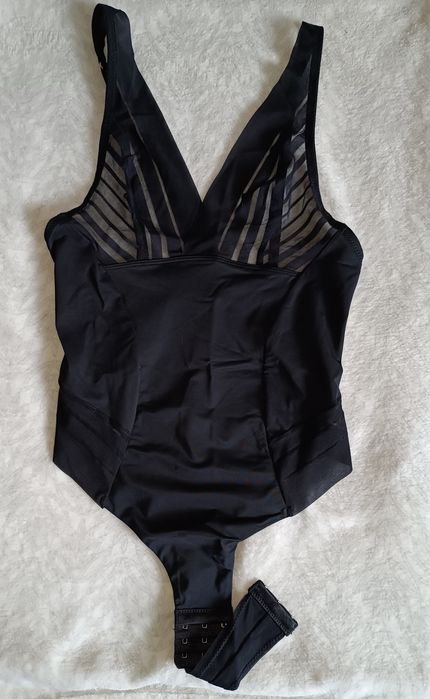 Жіночий боді чорний розмір М