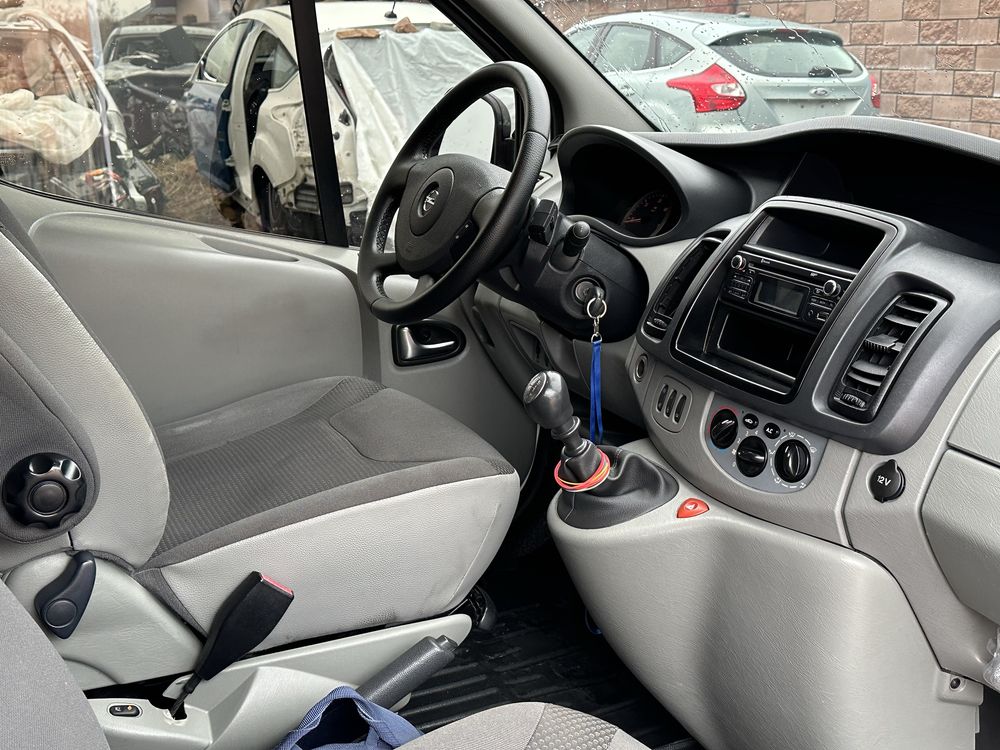 Opel Vivaro / Опель Віваро 2014 грузо пасажир оригінал + вебасто CDI