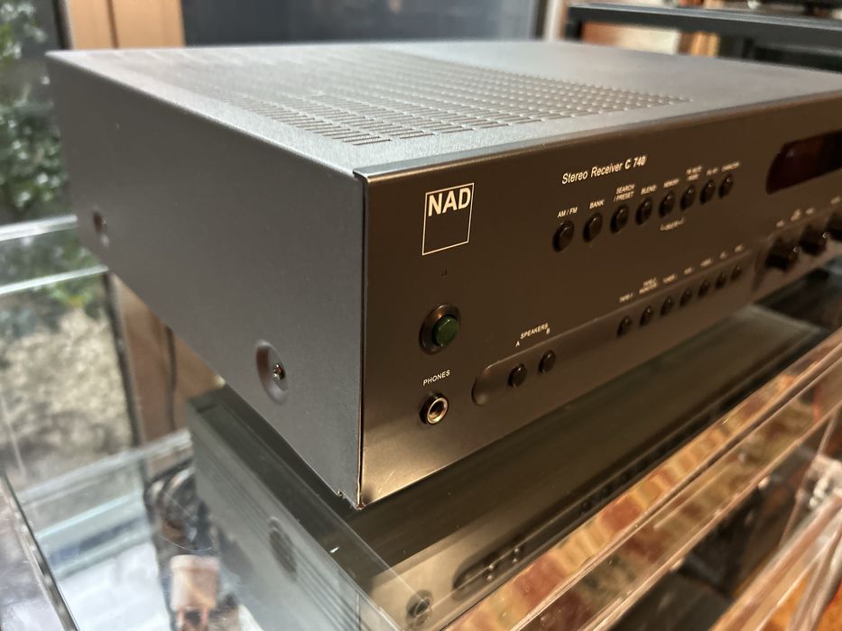 Amplificador/receiver NAD C740. Bom estado, excelente som