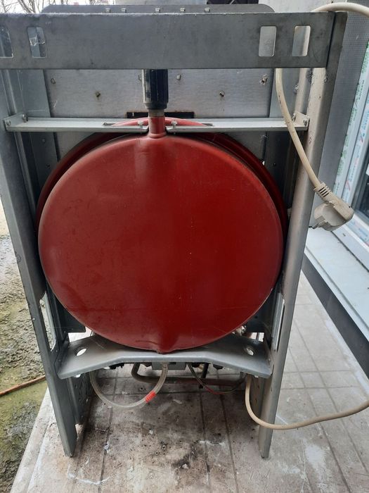 Продам газовую колонку(котел) Beretta