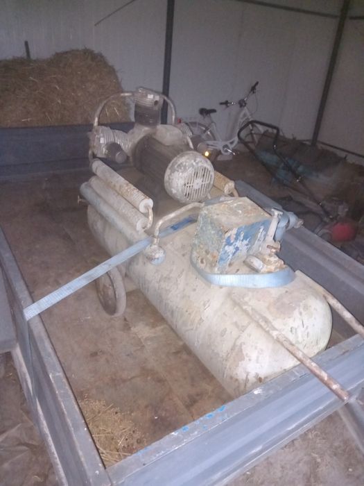 Sprężarka 180l 3 tłokowa