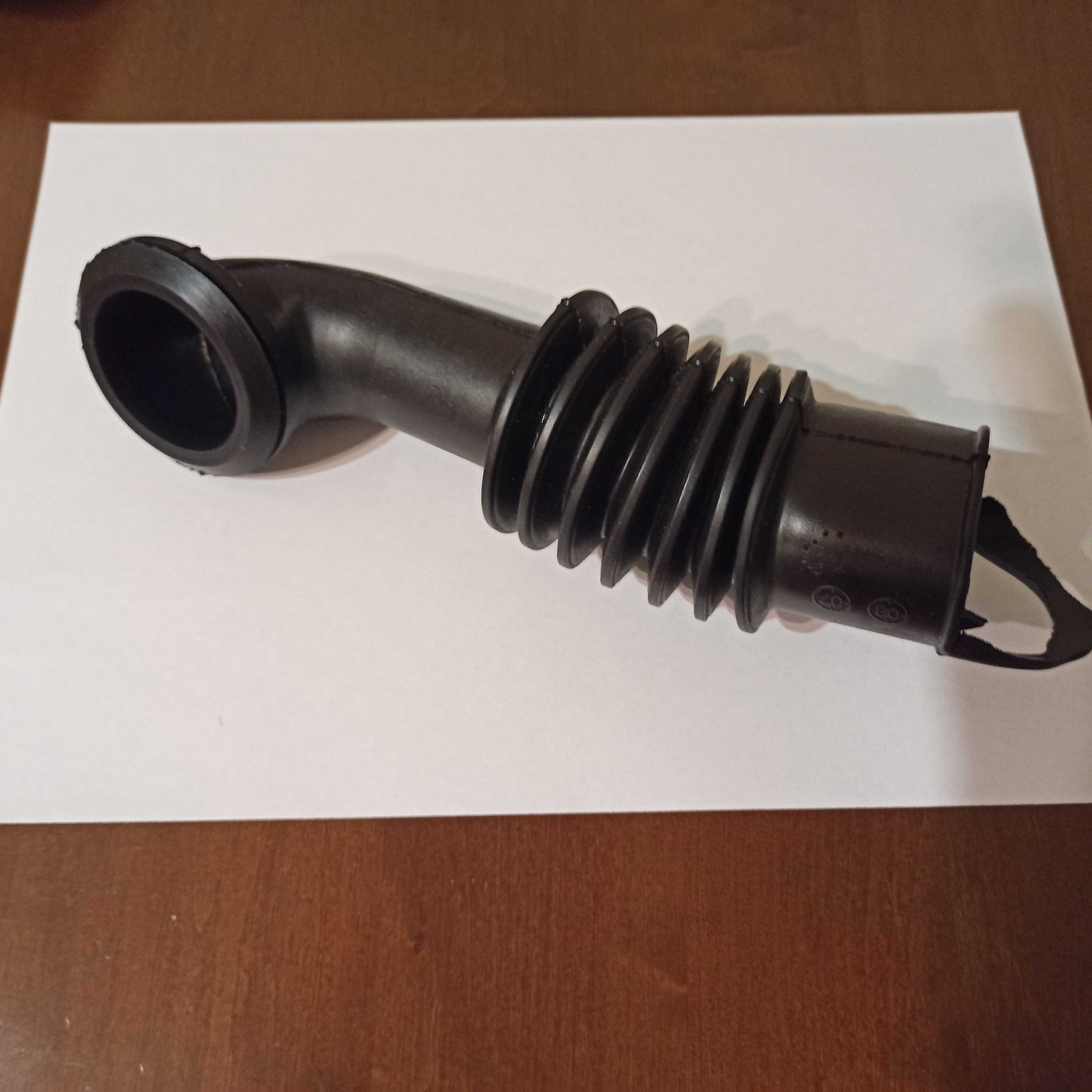 Патрубок для пральної машины Indesit, Ariston C00066183.