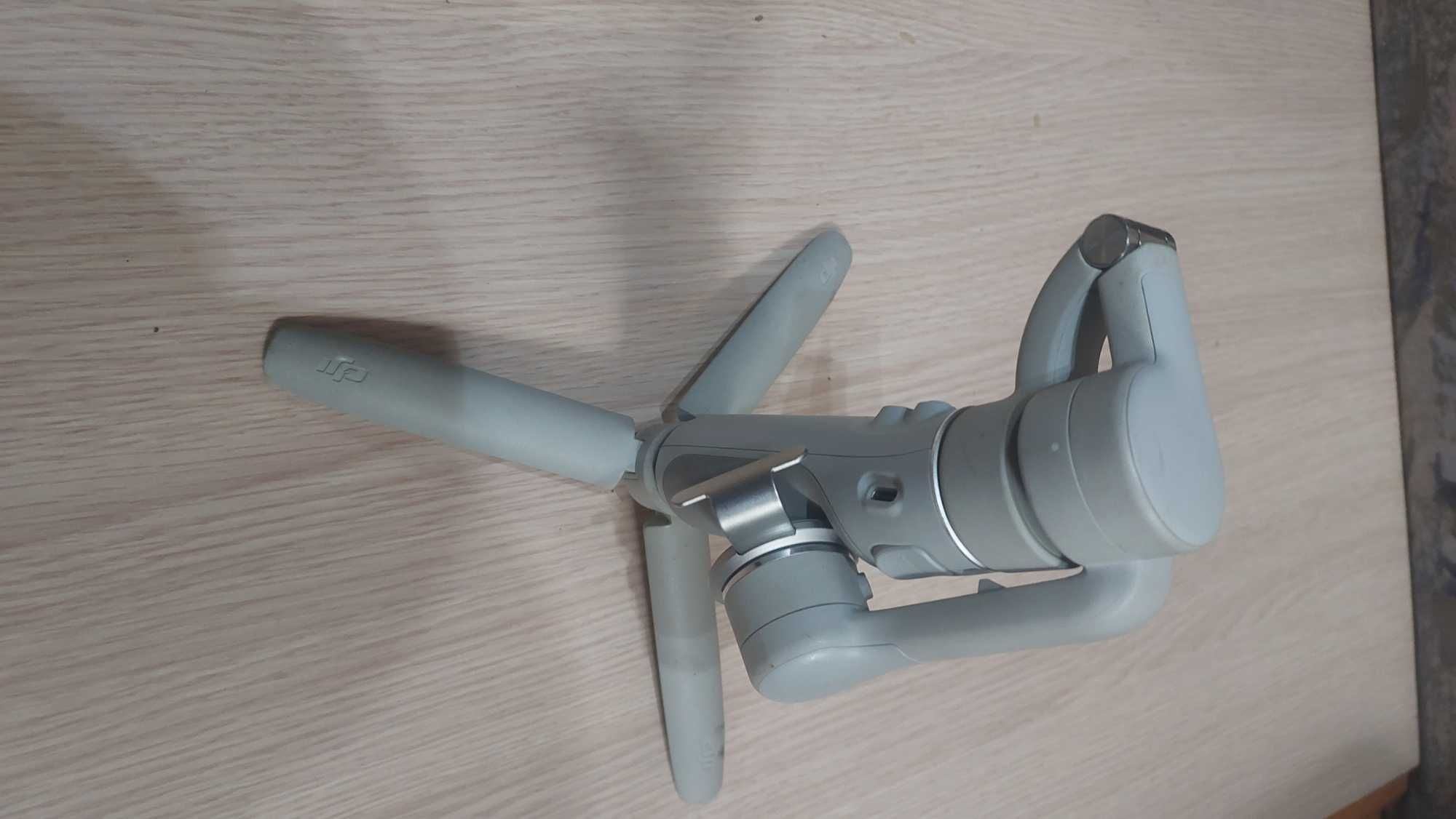 Estabilizador Dji OM 5 - Cinza de Atenas
