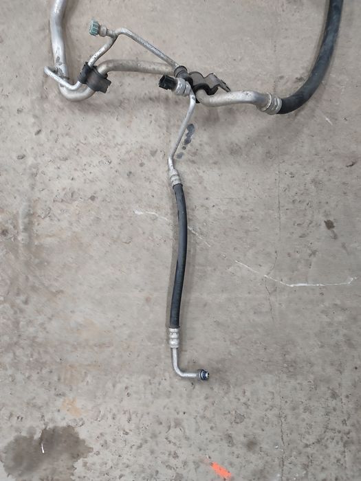 Трубка кондеціонера Hyundai Tucson ix35 разборка хюндай туксон іх35