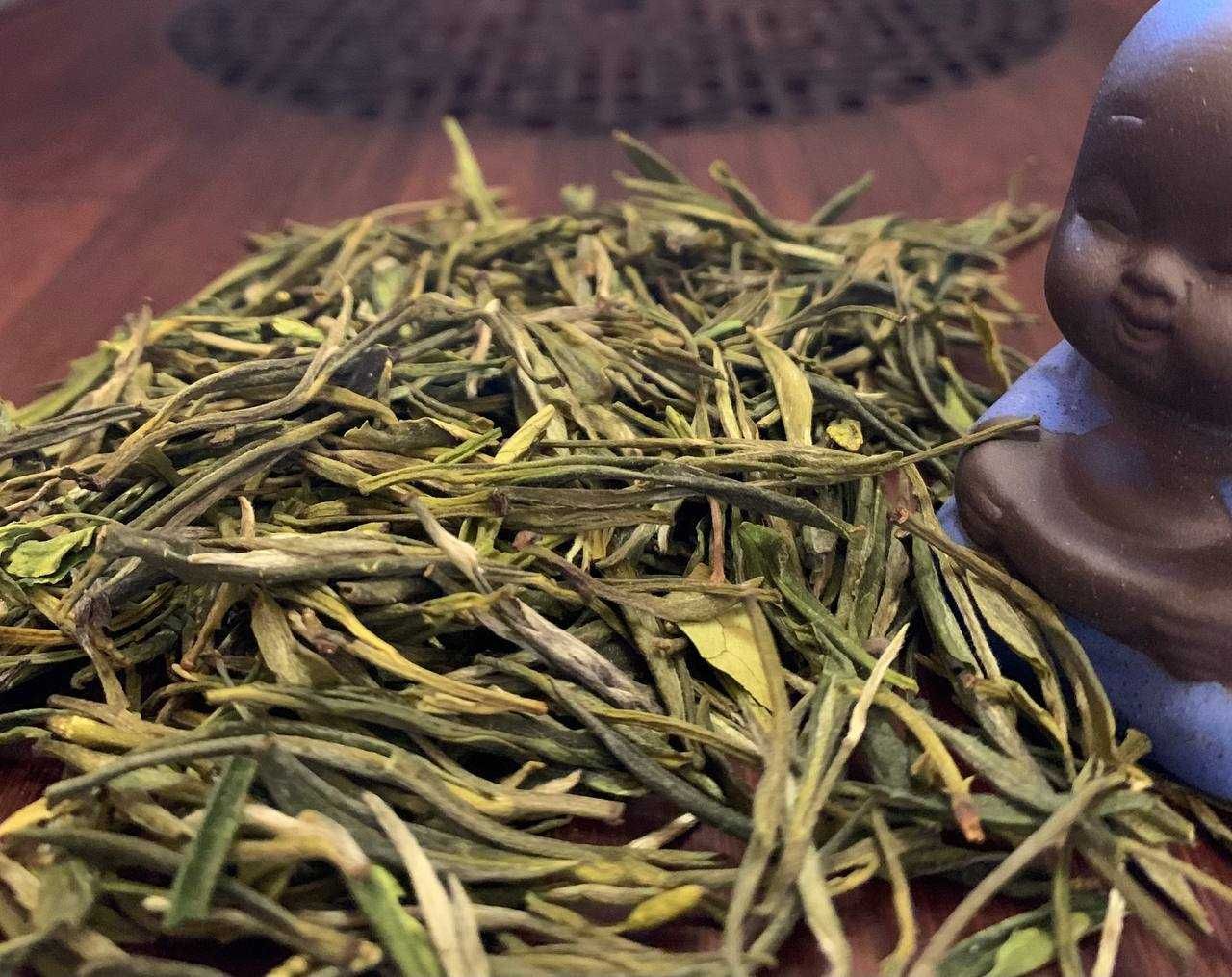 Китайский зеленый чай Хуошань Хуанья желтые почки 50 г