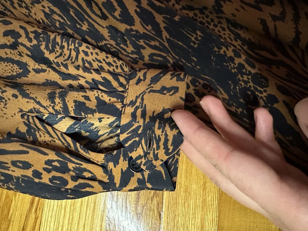 Сукня з тигровим принтом