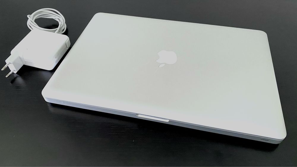 Macbook Pro 15”  - Quad-Core i7, Hd 500GB, 8GB RAM - Bat. Nova
