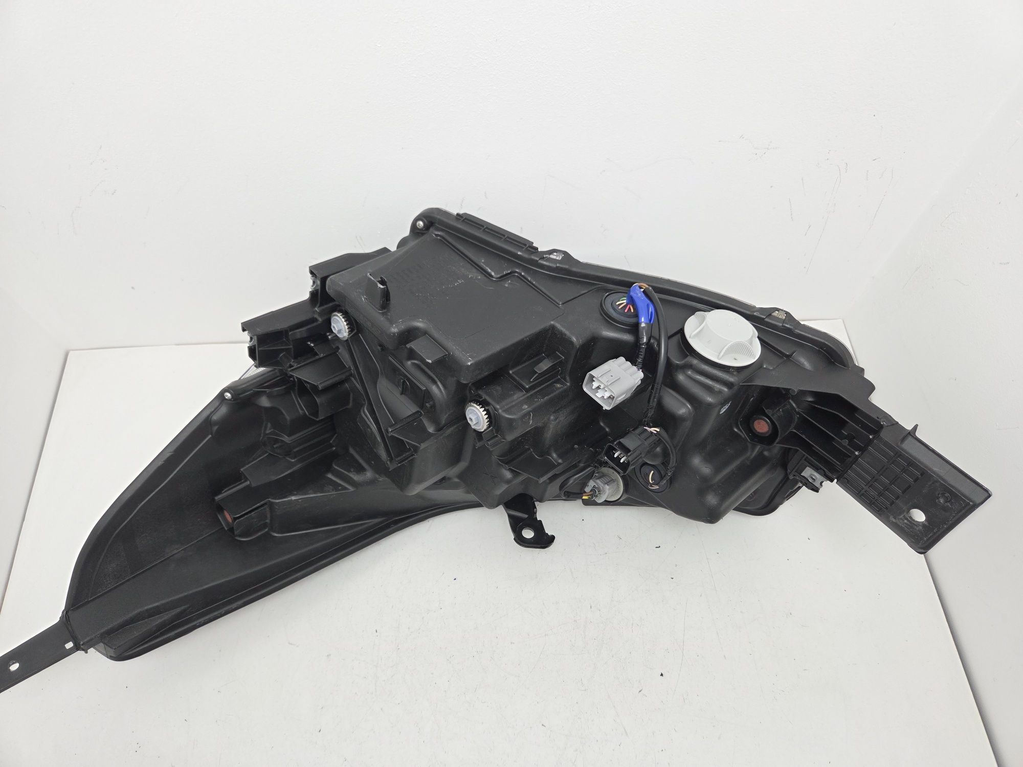 Фара права Subaru Forester 2022-2024 Full Led Adaptive USA