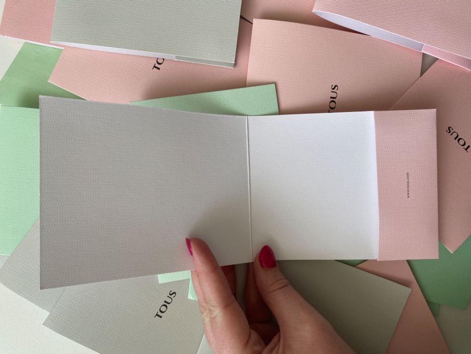 7zt. Etui na paragon lub certyfikat - Tous