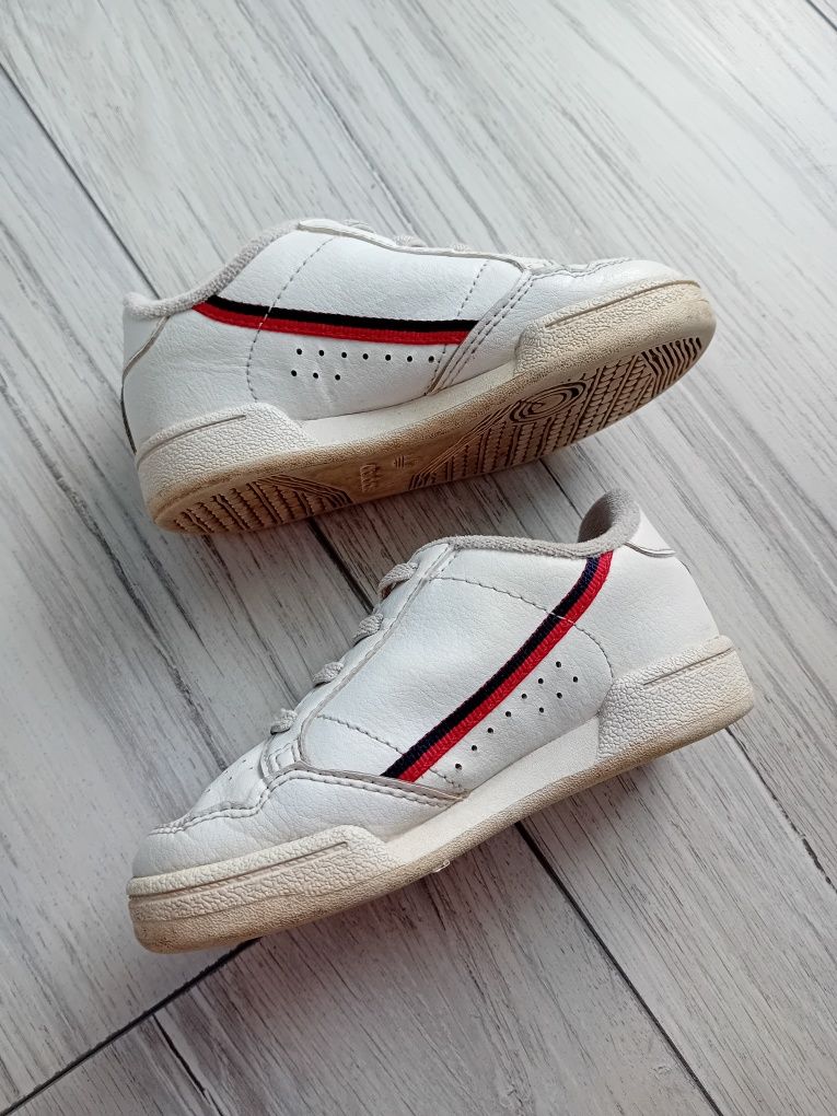 Buty dziecięce  Adidas 23