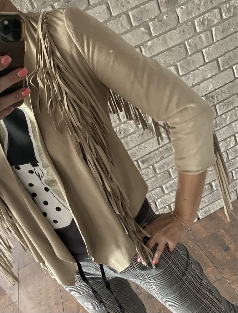 Kurtka Bershka frędzle boho XS / S zamsz