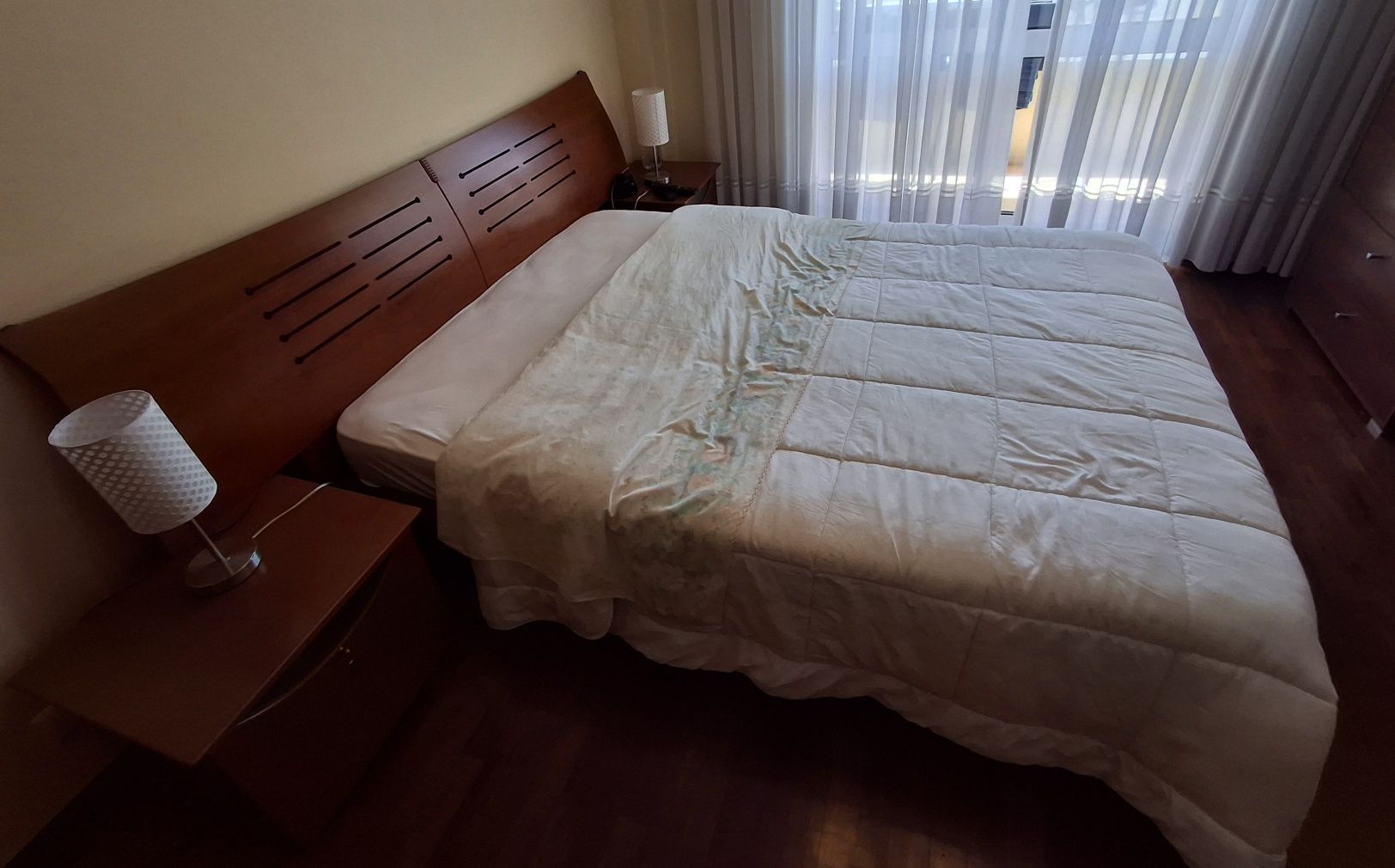 Quarto de casal em cerejeira