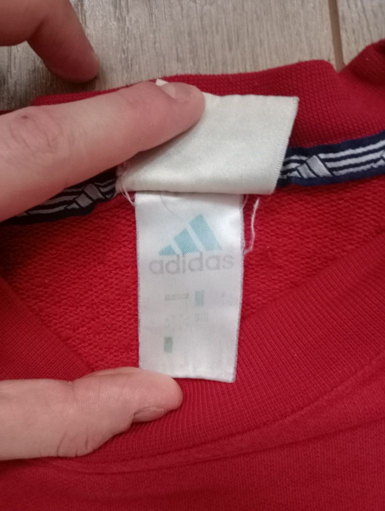 продам свитер Adidas 00s