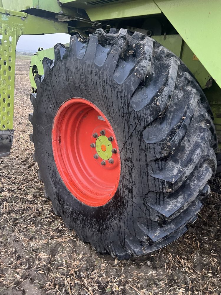 Комбайн claas mega 208 .клас мега
