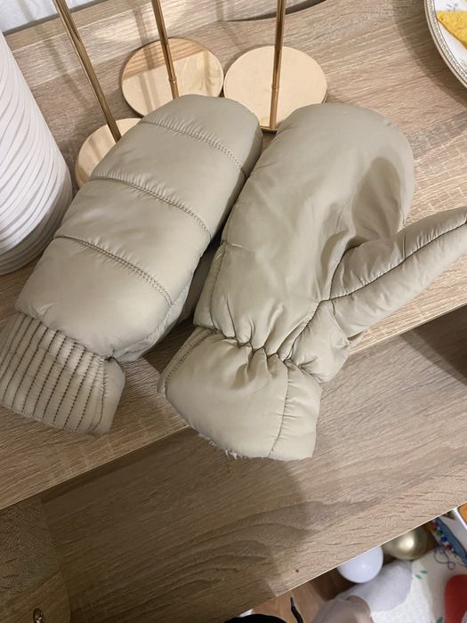 Теплі зимові рукавиці одягались пару разів