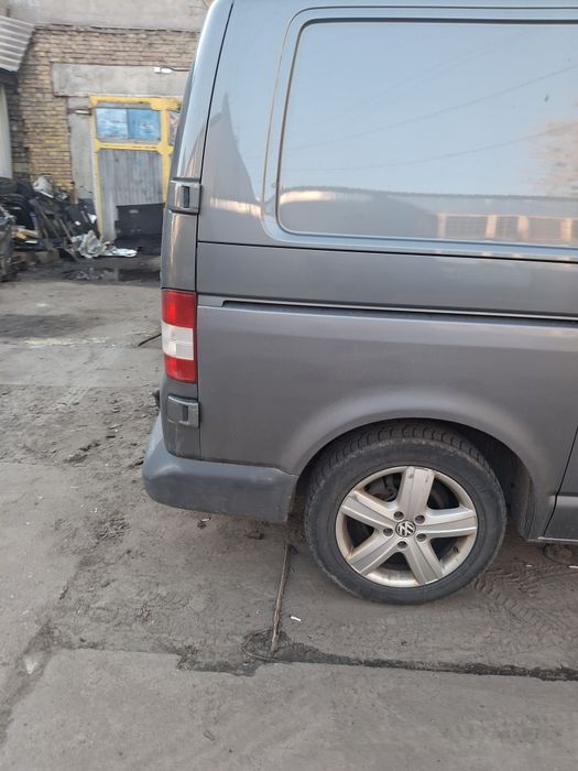 Задня права четверть Volkswagen T5