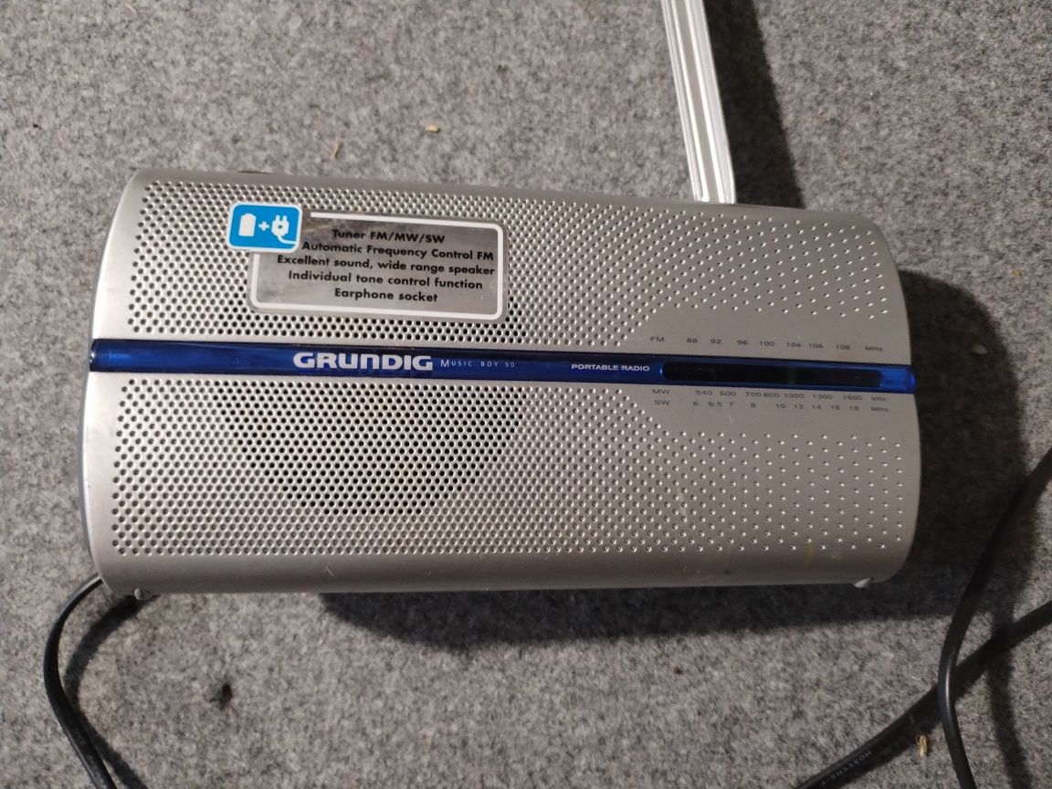 Радіоприймач grundig