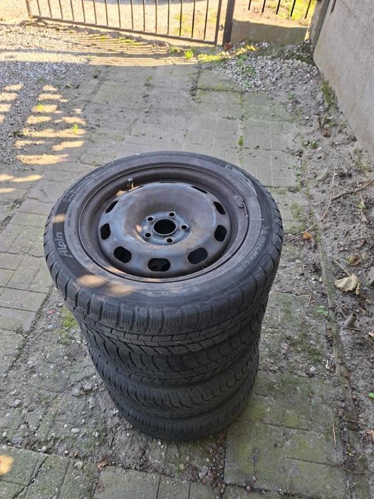 Opony zimowe Michelin 195/55 R15 + felgi stalowe 5x100