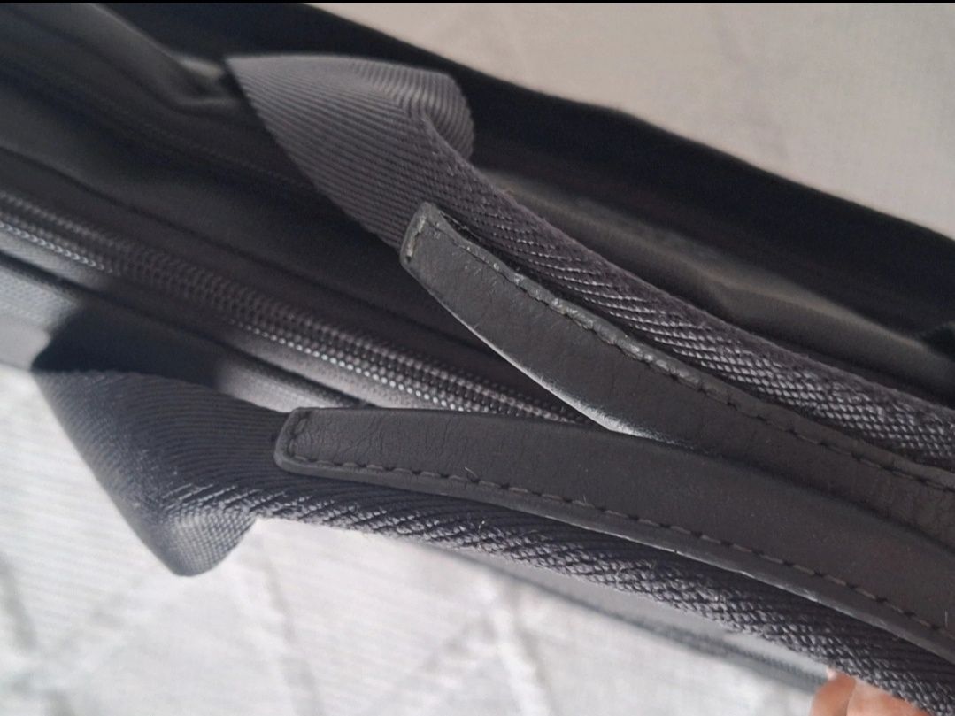 Czarna torba na laptopa Francinel
