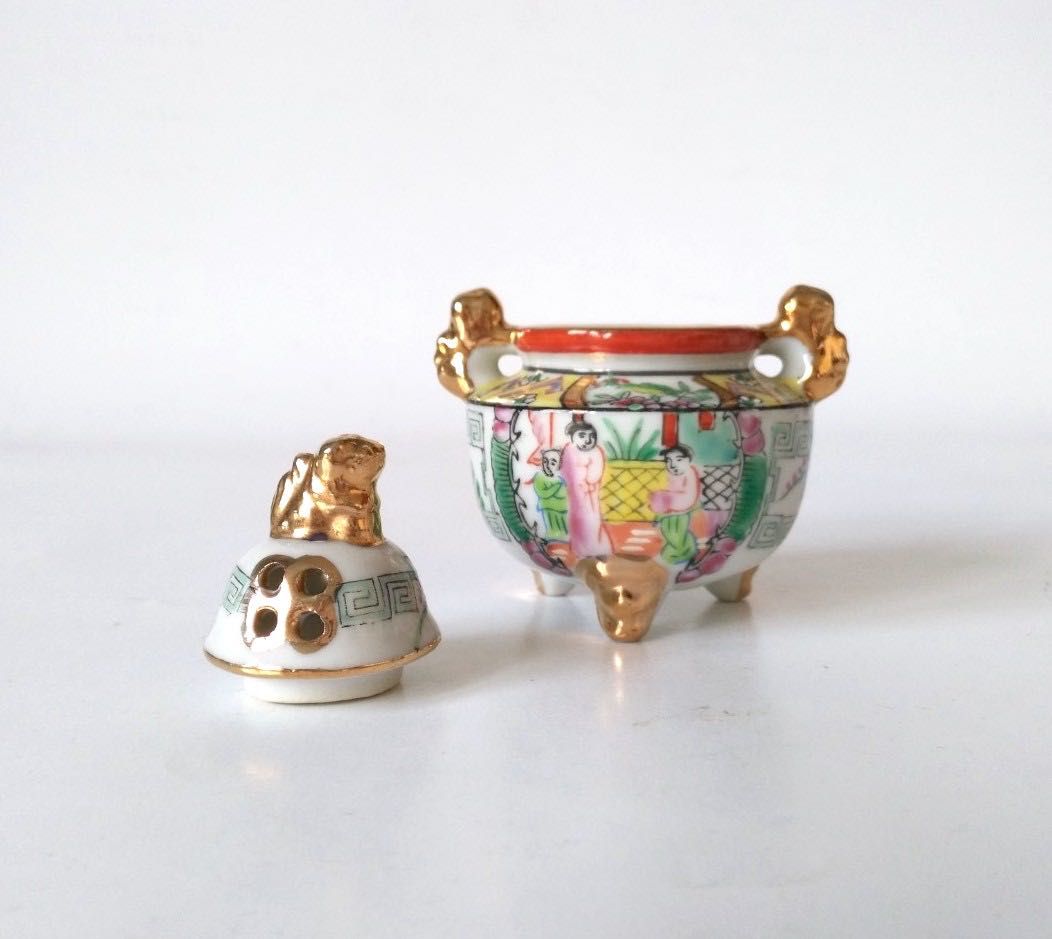 Ręcznie malowana amfora puzderko orientalne porcelana złocona
