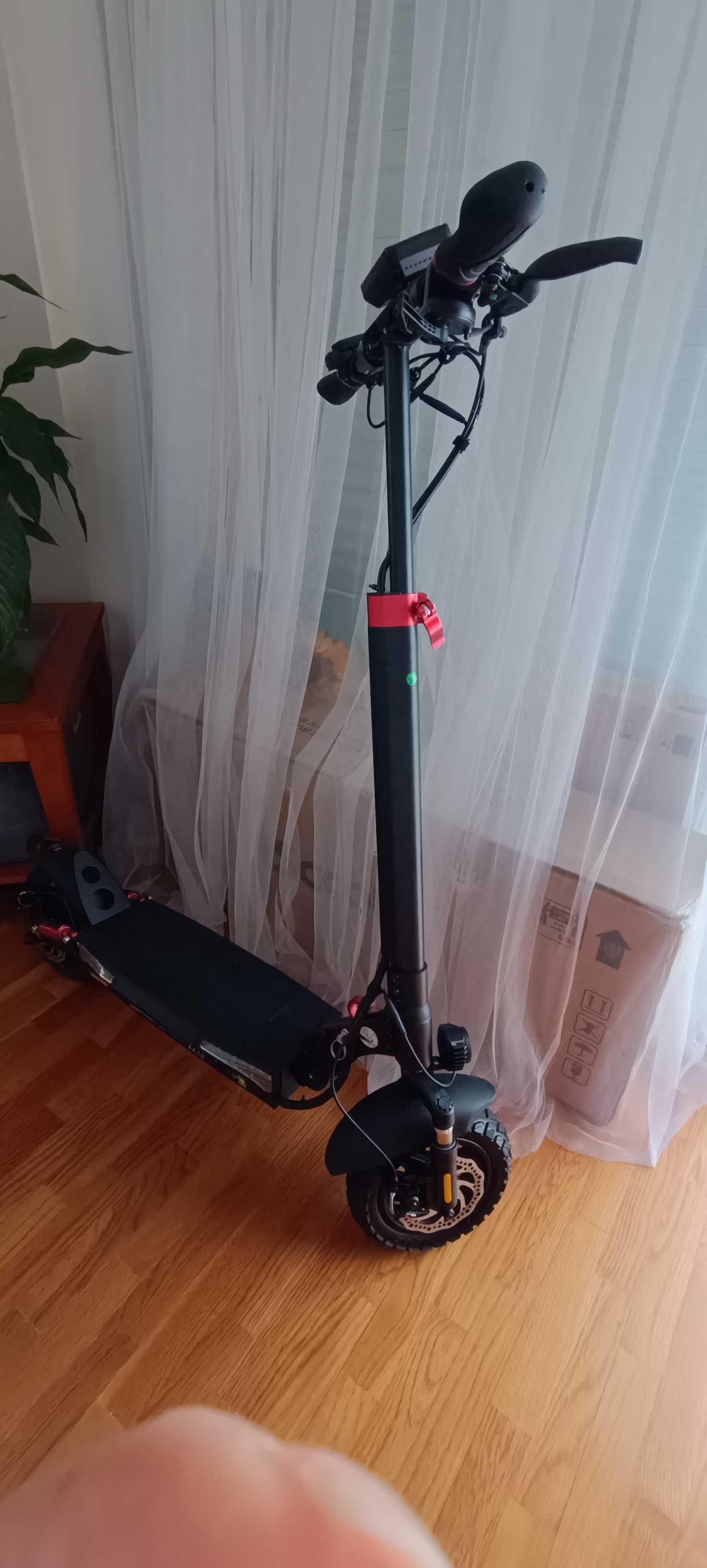 Trotinete Elétrica 800W 48V 10Ah | Com aplicação | Máximo 40km/h