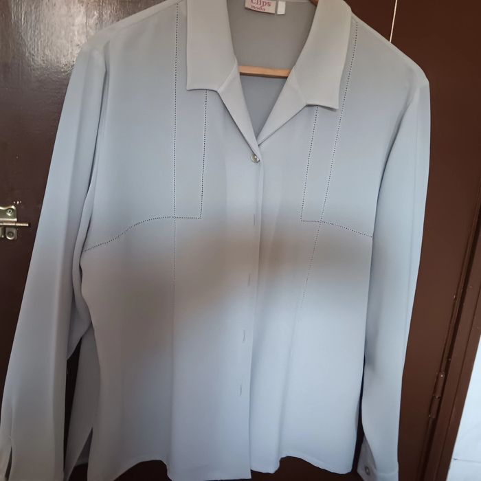 Vendo blusas de manga comprida e camisolas de manga curta para senhora