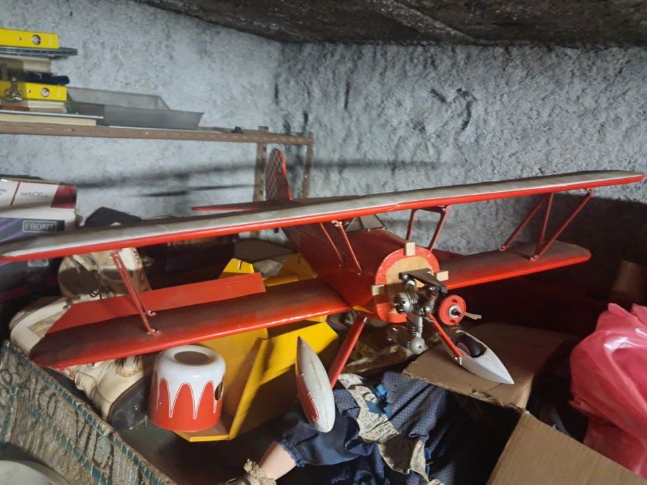 Drone helicóptero e avião telecomandado