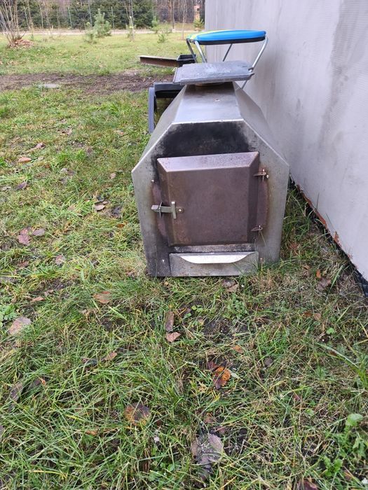 Sprzedam piec + komin do ogrzewania wody w Bali ogrodowej lub basenu.