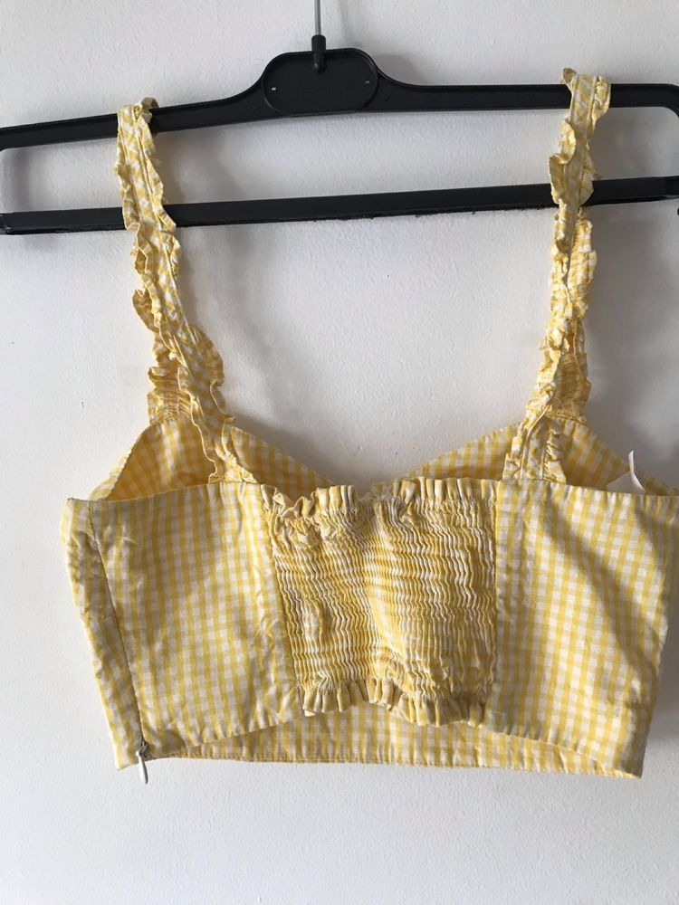 Top amarelo Verão ,nunca usado ,tamanho XS.