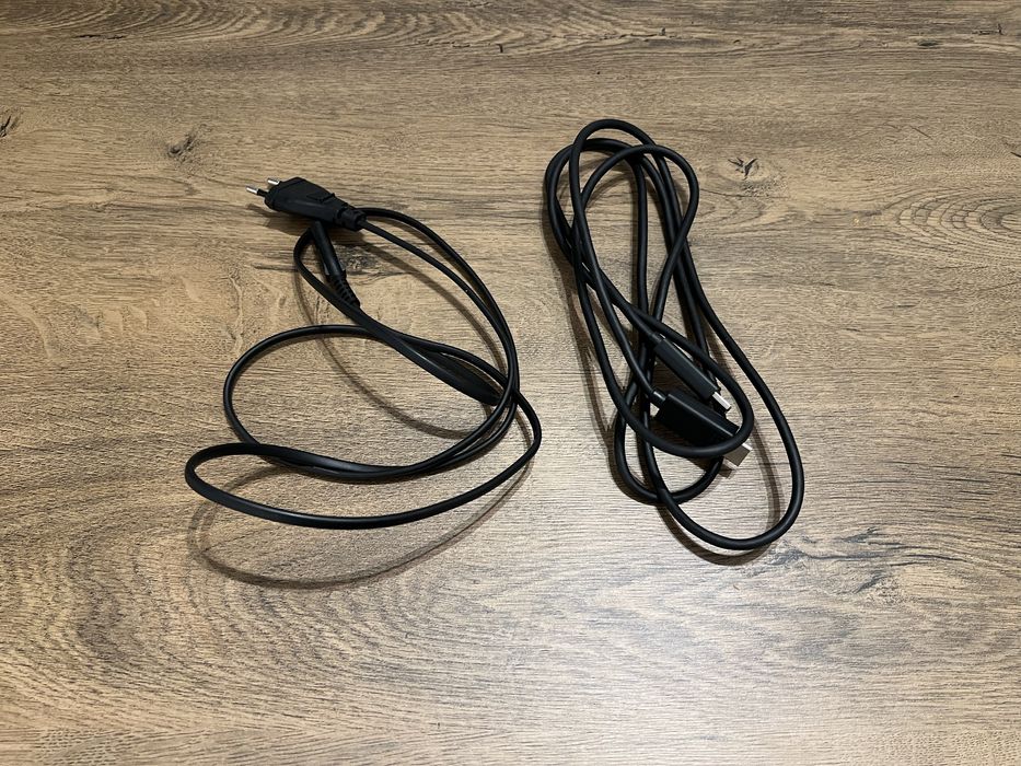 PS4 Slim 500GB + 2 pady + okablowanie