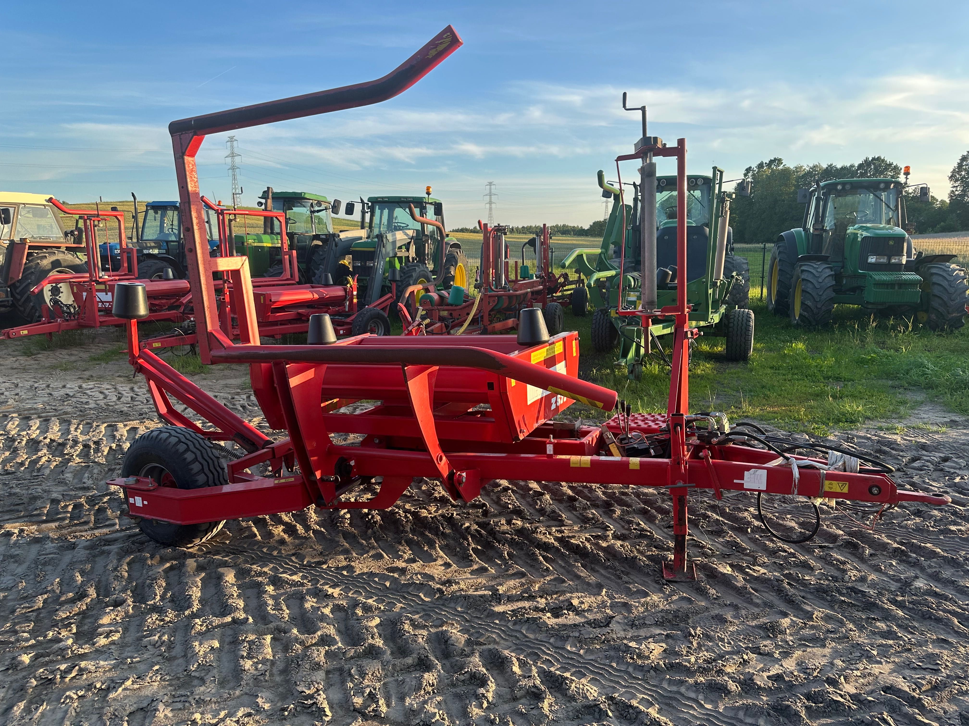 Owijarka samozaladowcza metal fach z-577 mchale 991 pronar