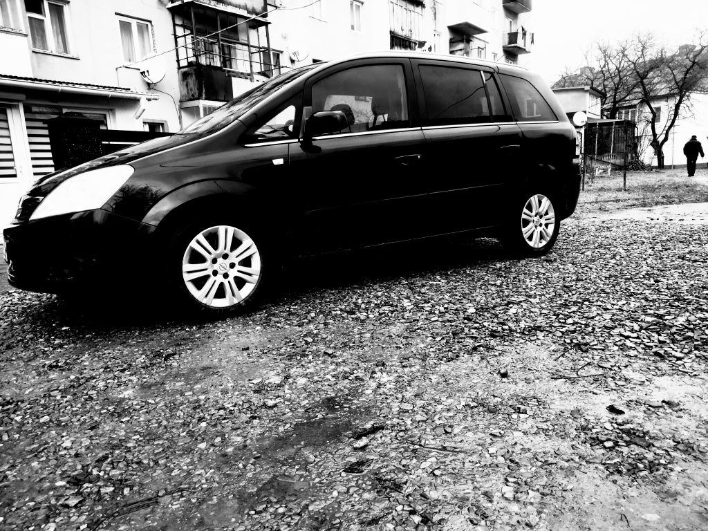 Opel Zafira B 1.7