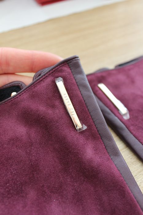 Luvas de pele Ted Baker, cor de vinho, novas