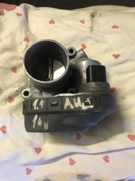 Дросельна заслонка seat cordoba 1.4