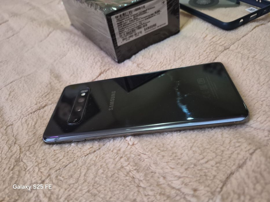 Samsung  Galaxy S 10