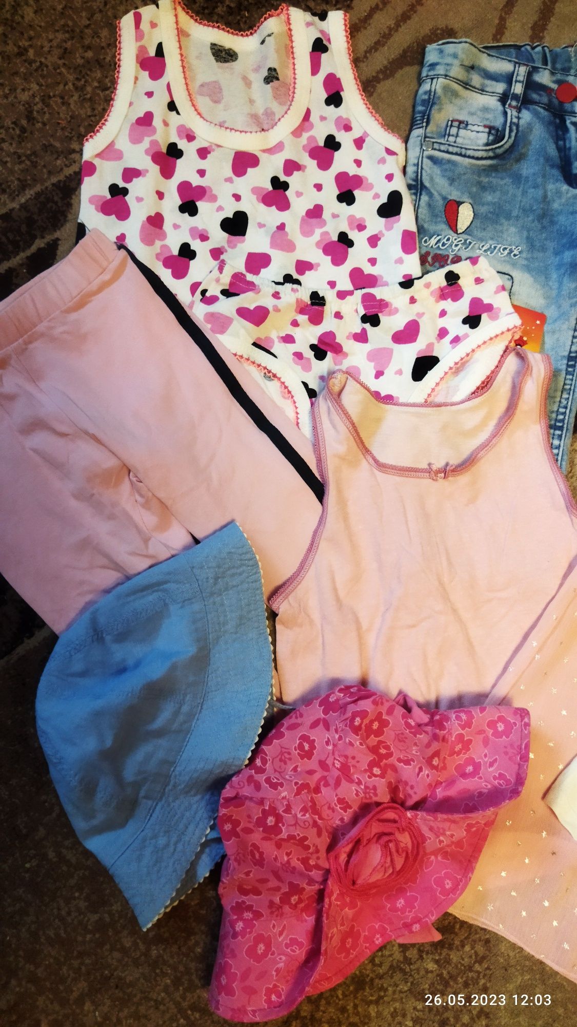 Пакет летней одежды для девочки 2 года панамки шорты футболки